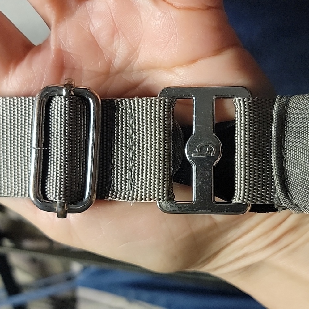 Baggallini Crossbody - Picture 8 of 12